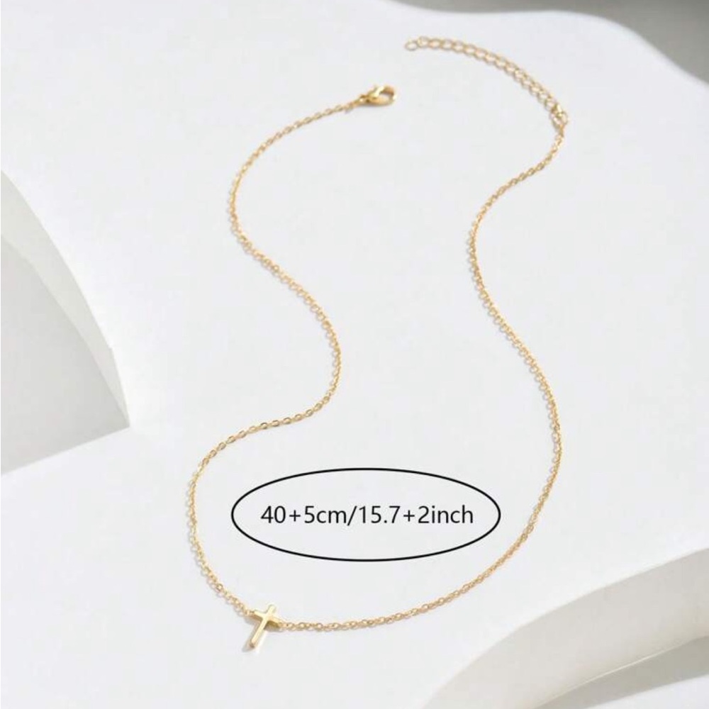 Gold cross necklace - Picture 2 of 2